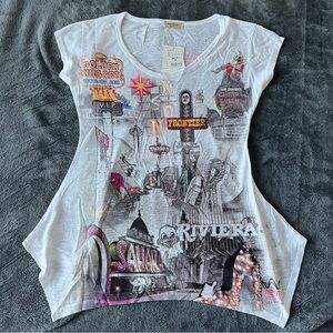 ✨NWT White Graphic Women Top